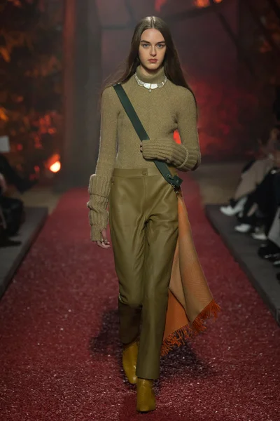 Look 51